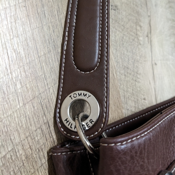 Tommy Hilfiger Small Brown Leather Bag - Picture 12 of 13